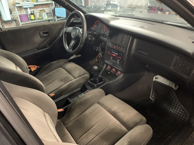 Audi 90 quattro салон