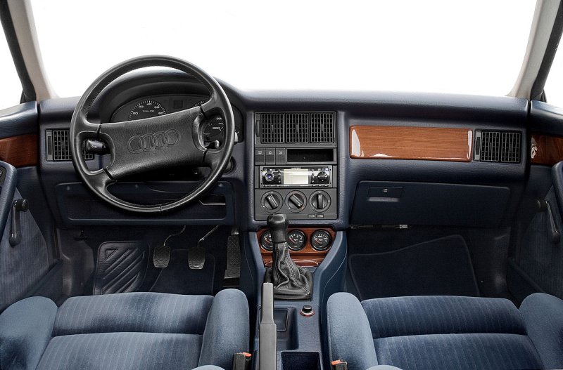 Audi 80 салон