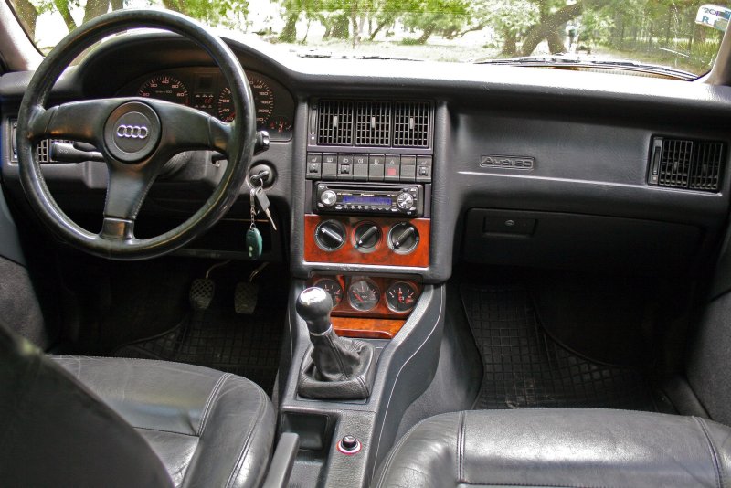 Audi 80 салон