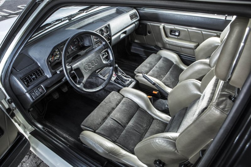 Audi 200 quattro салон