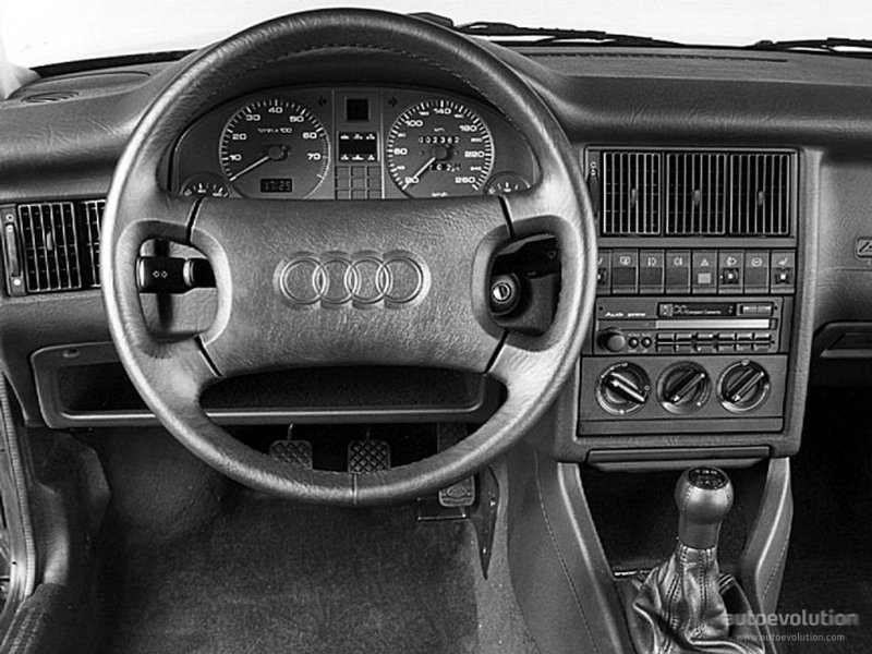 Audi v8 quattro салон
