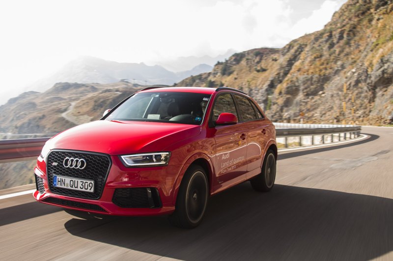 Audi q3 красная