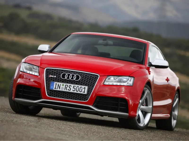 Машина Ауди rs5