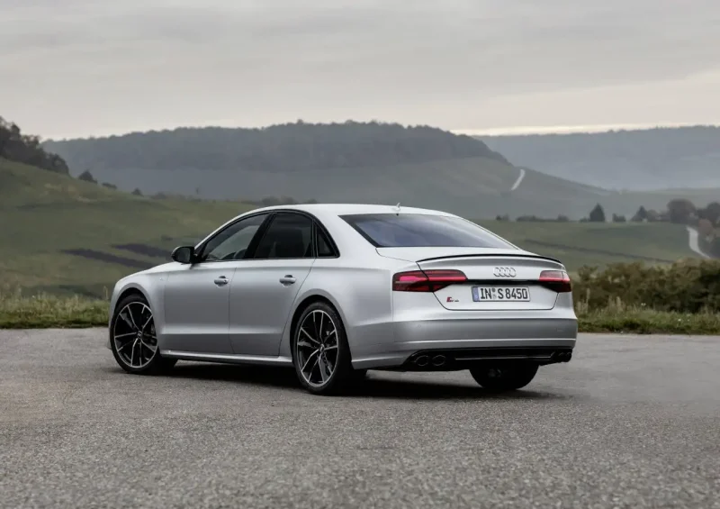 Audi s8 2015