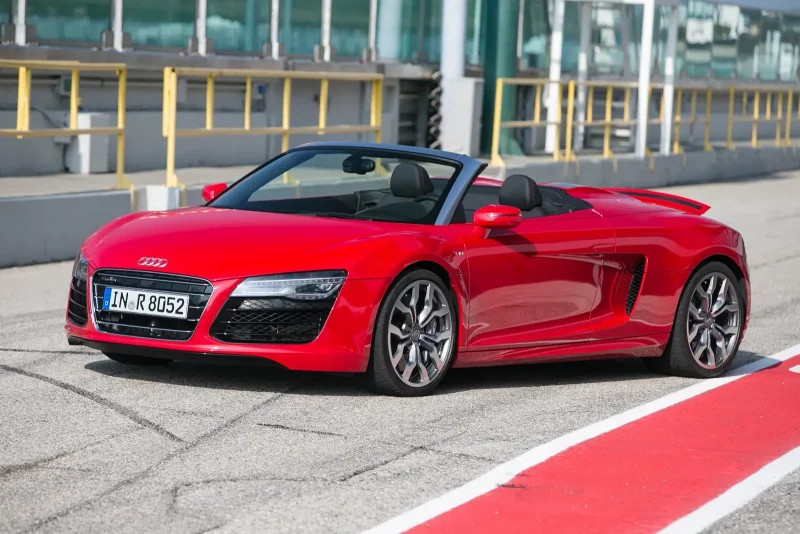 Ауди r8 v10