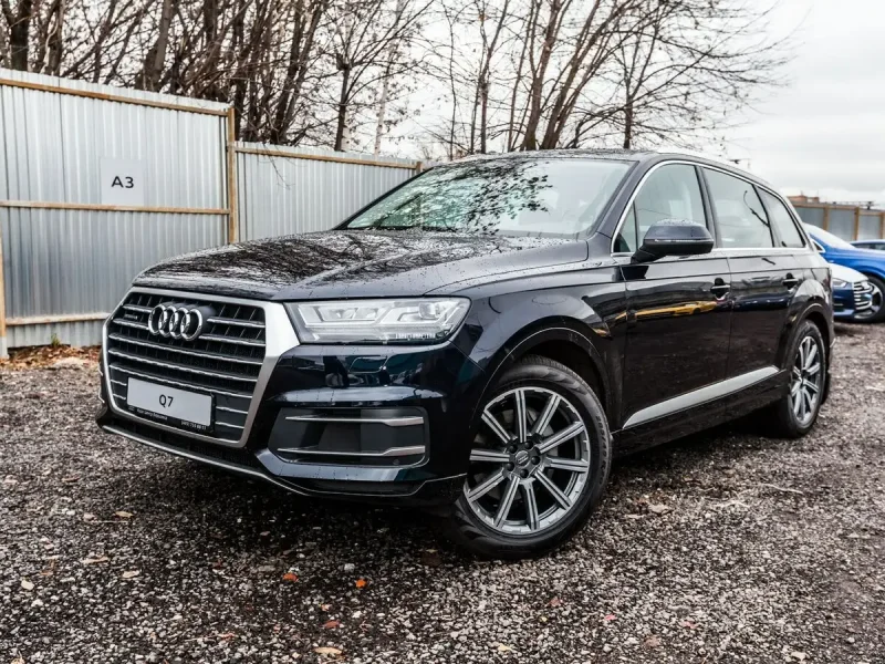 Audi q7 2019 Black