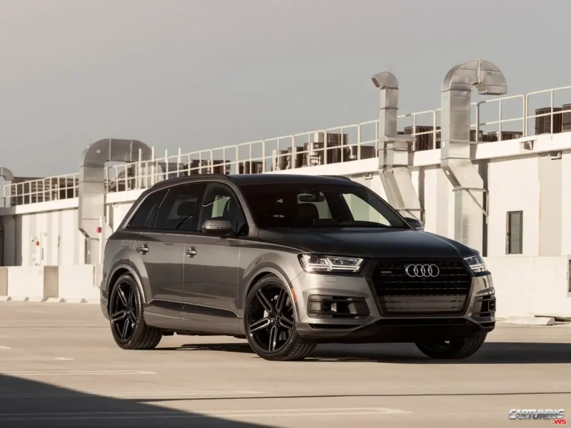 Audi q7 4m Black
