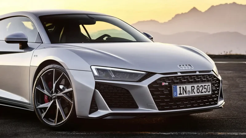 Новая Audi r8