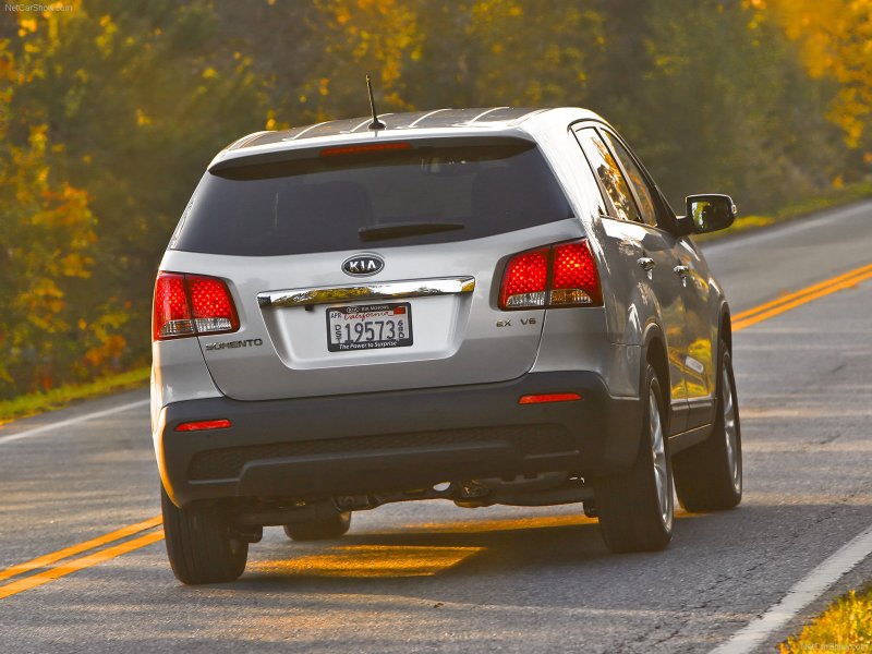 Kia Sorento 2011 зад