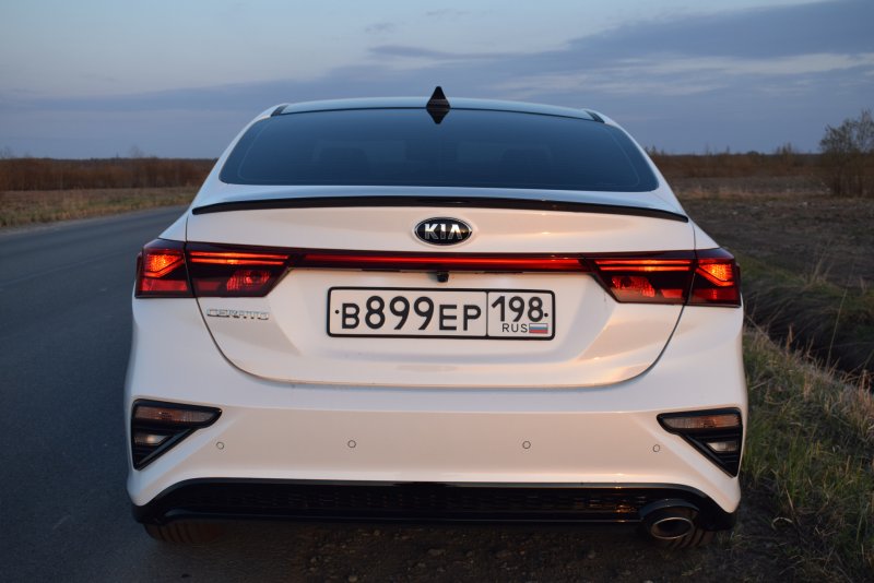 Kia Cerato 2022 зад