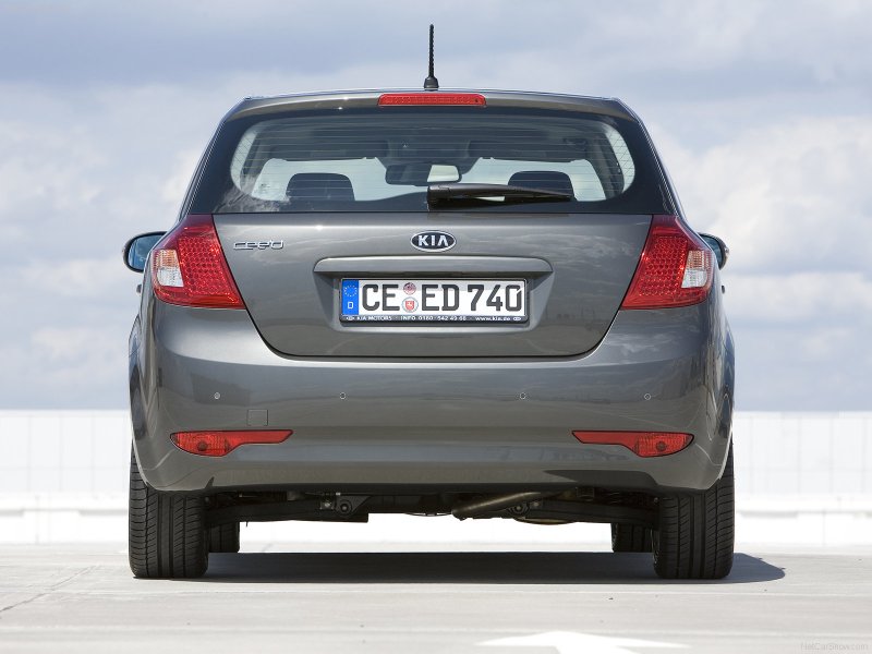 Kia Ceed 1 сзади