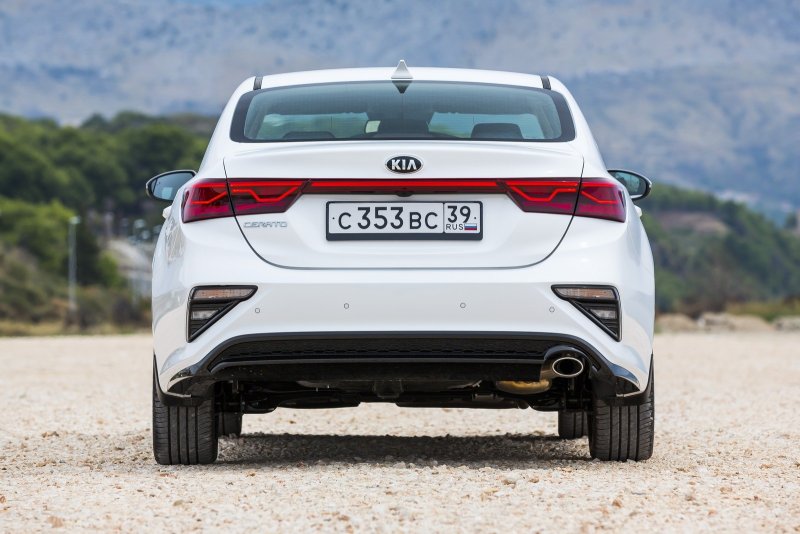 Kia Cerato 2020 сзади