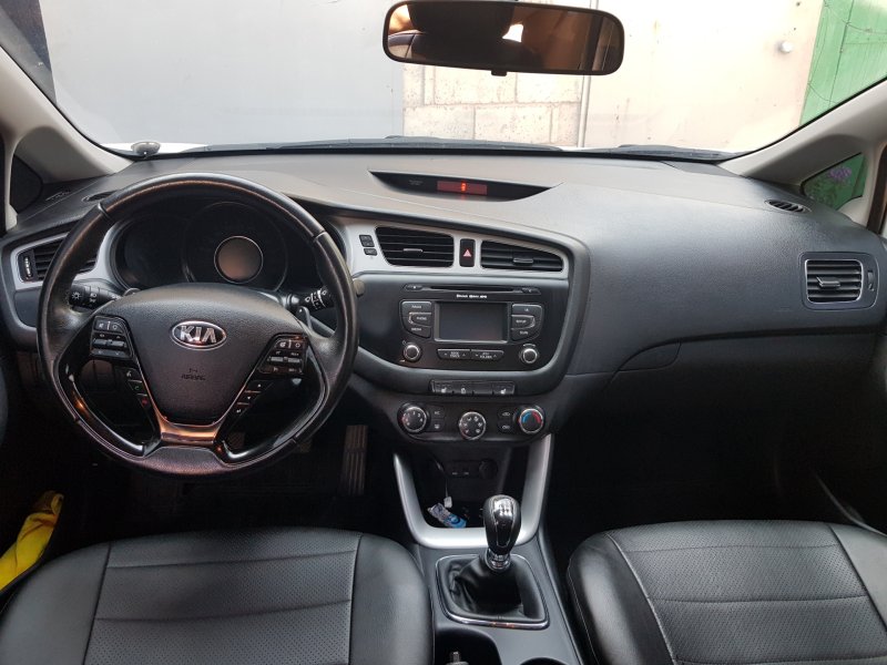 Kia Ceed 2 салон