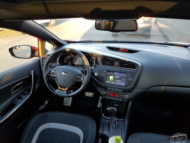 Kia Ceed JD 2013 салон
