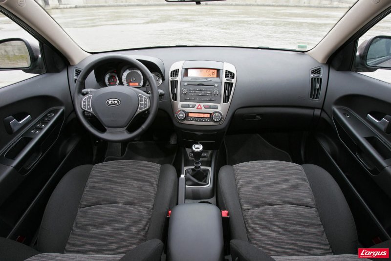 Kia Ceed 2007 салон