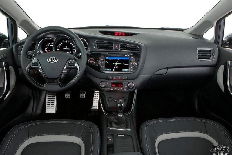 Kia Ceed 2012 салон