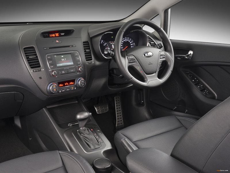 Kia Cerato 2014 салон сзади