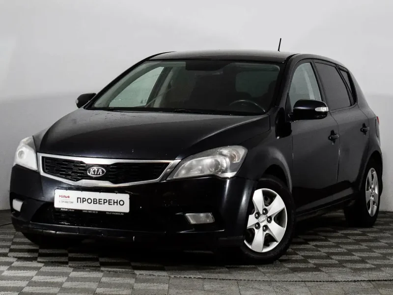 Kia Ceed 2011 хэтчбек