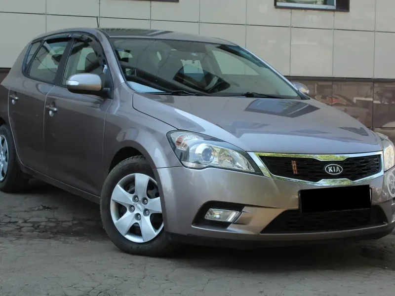 Kia Ceed 2011 год