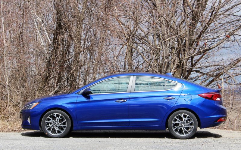 Hyundai Elantra 2015 седан