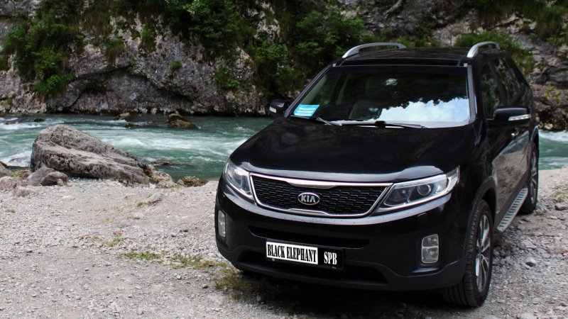 Kia Sorento 2 Рестайлинг черный