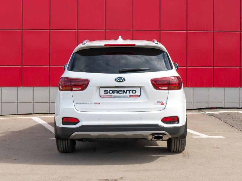 Kia Sorento Prime 2019 белый сзади