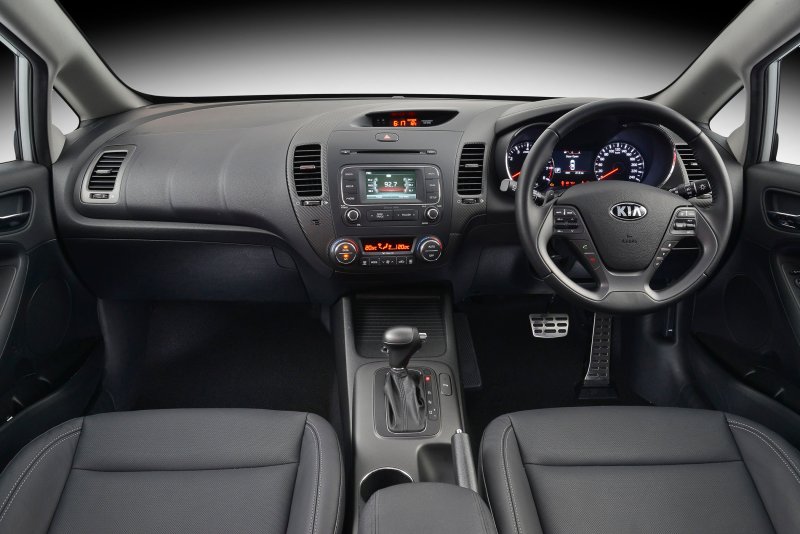 Kia Cerato 2013 салон
