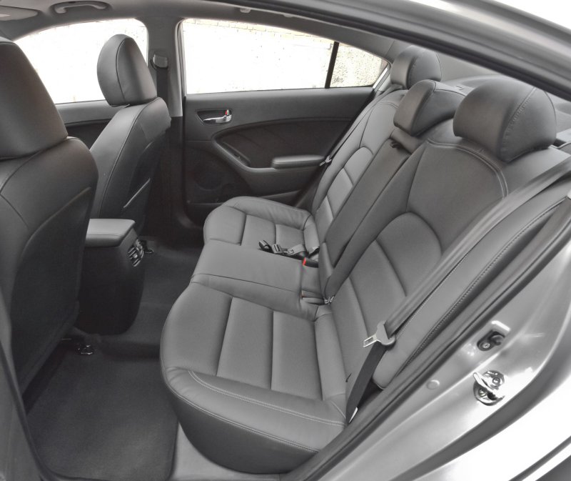Kia Cerato 2015 интерьер