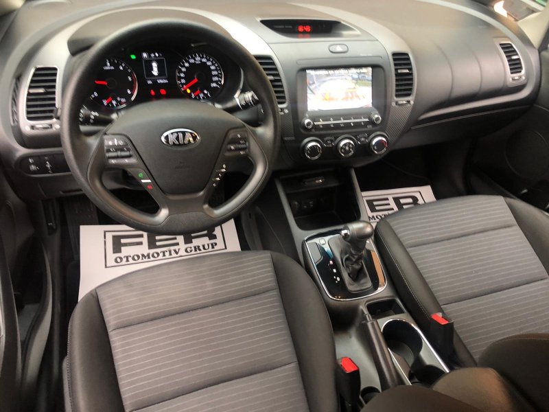 Kia Cerato 2013 салон