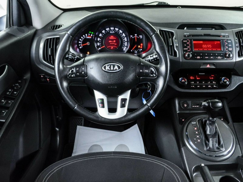 Kia Sportage 2011 салон
