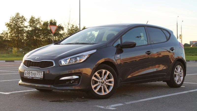Kia Ceed Black Pearl 2014