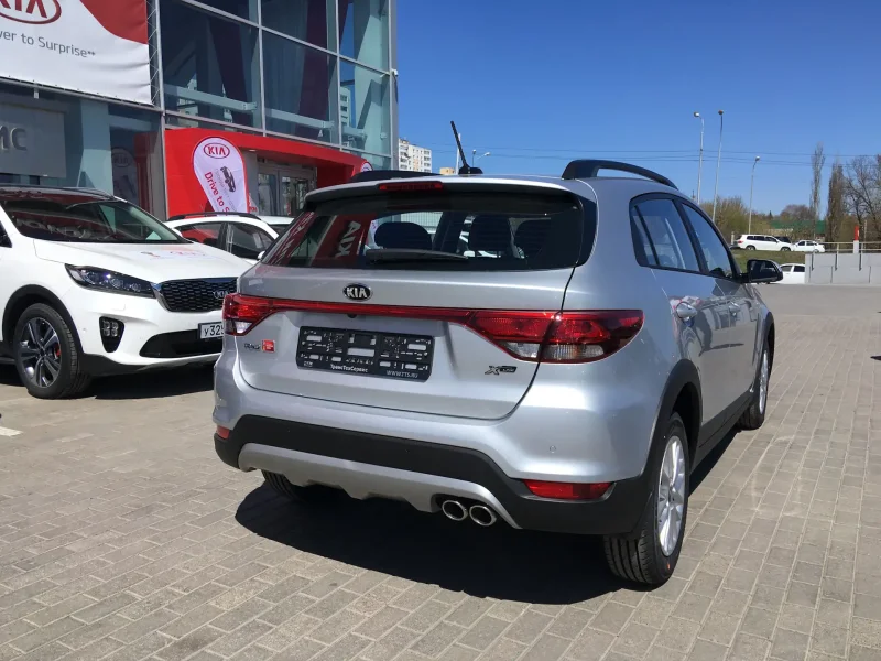 Kia Rio x-line 2018 белый