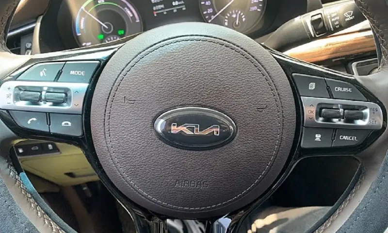 Kia значок новый