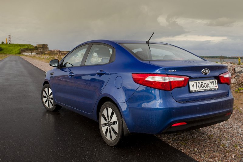 Kia Rio 2014 синяя