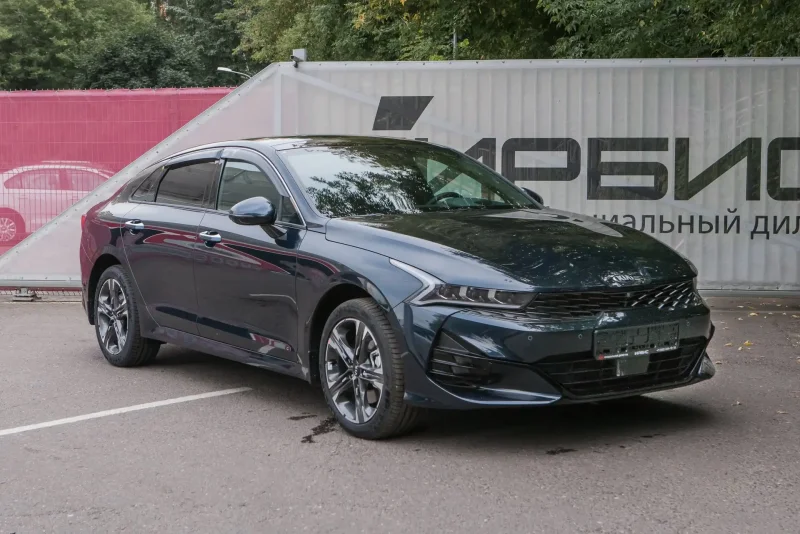Kia k5 синяя
