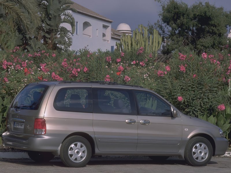 Kia Carnival 1