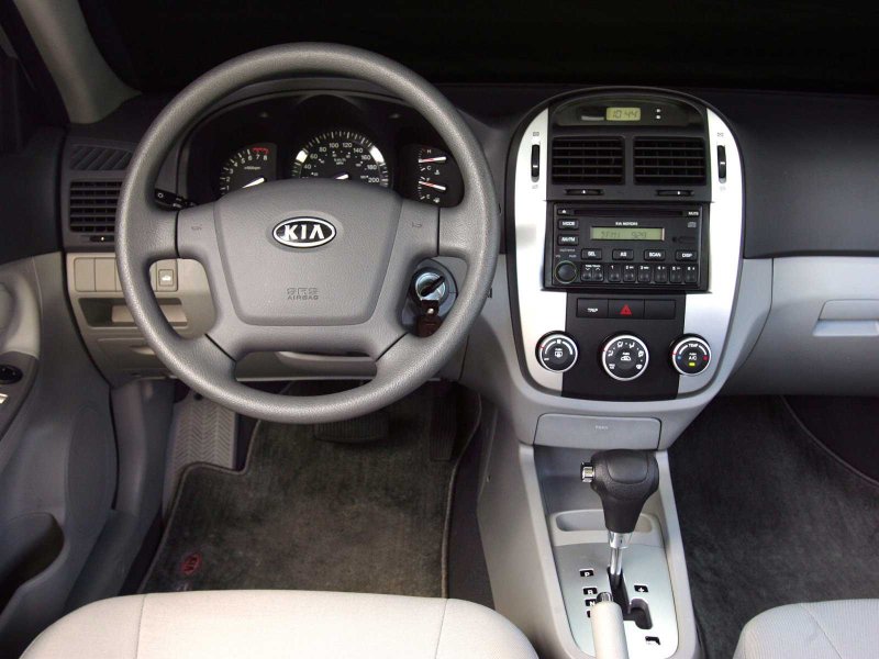 Kia Cerato 1 поколения салон