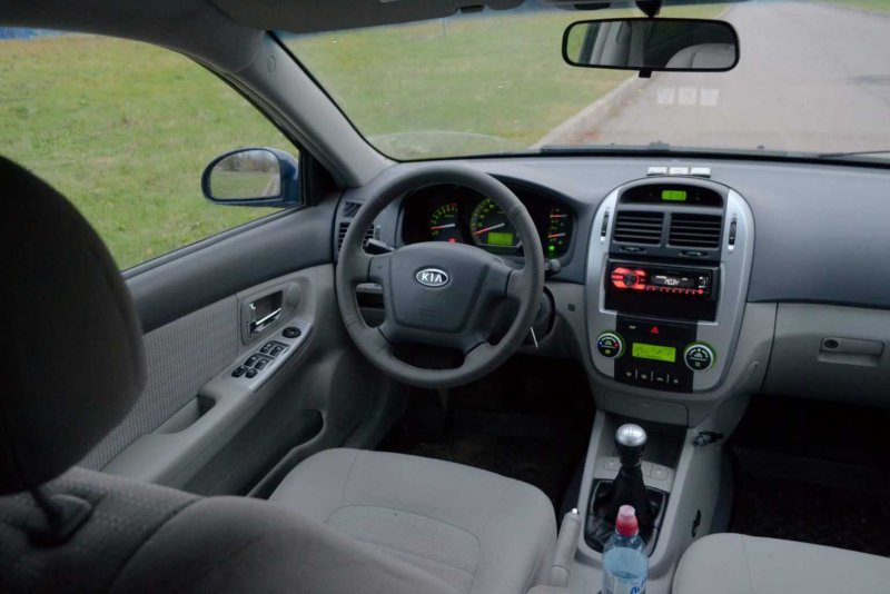 Kia Cerato 1 Рестайлинг салон
