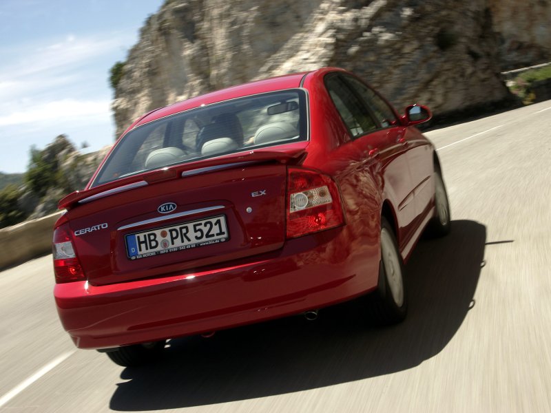 Kia Cerato 2004-2006 седан