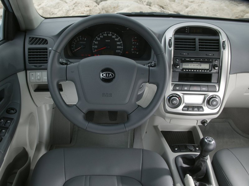 Kia Cerato 2006 салон