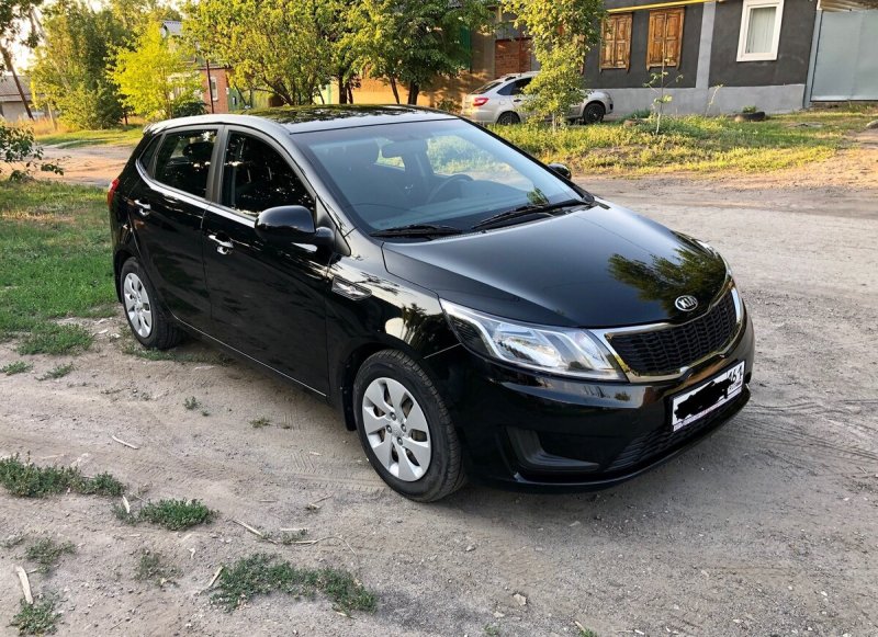 Kia Rio III хэтчбек черный