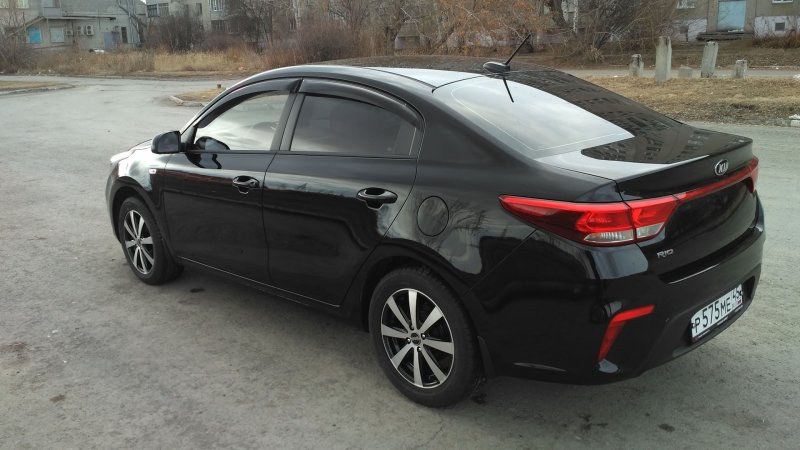 Kia Rio 2015 черная