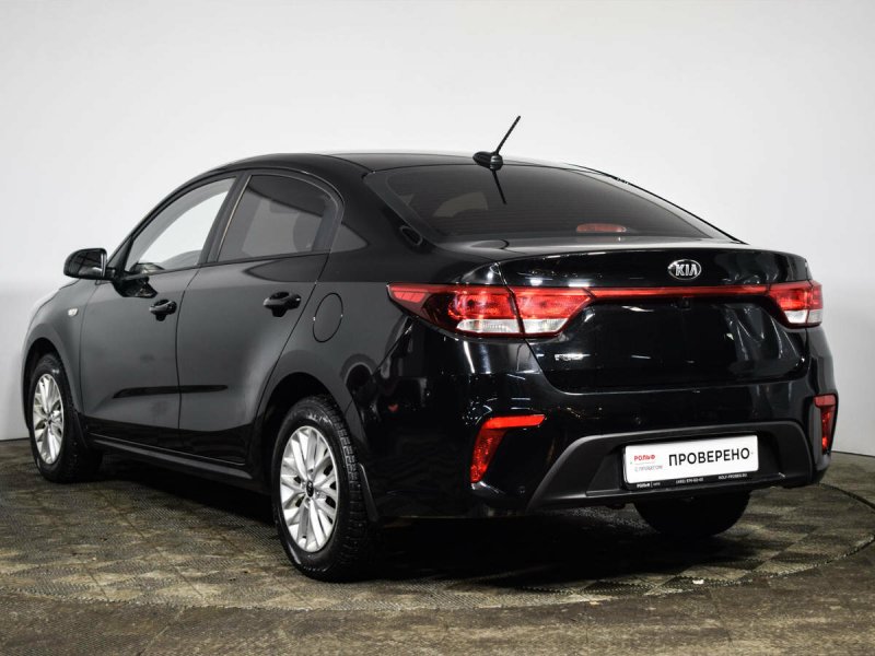 Kia Rio Sportage чёрный