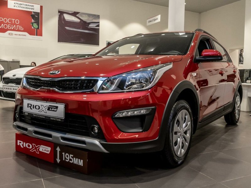 Красный Kia Rio x-line 2021