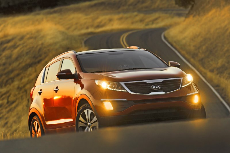 Kia год выпуска 2011 модель Sportage