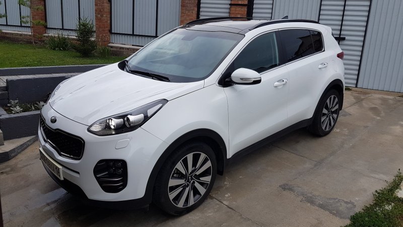 Kia Sportage белая