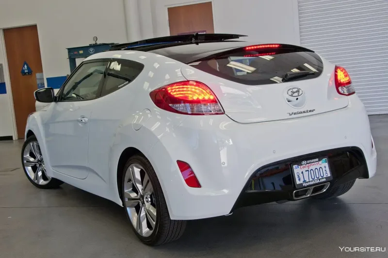 Hyundai Veloster White 2012