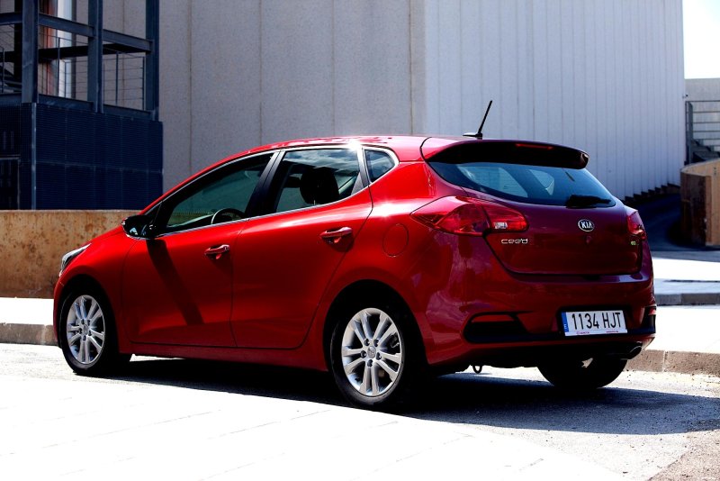 Kia Ceed седан 2012