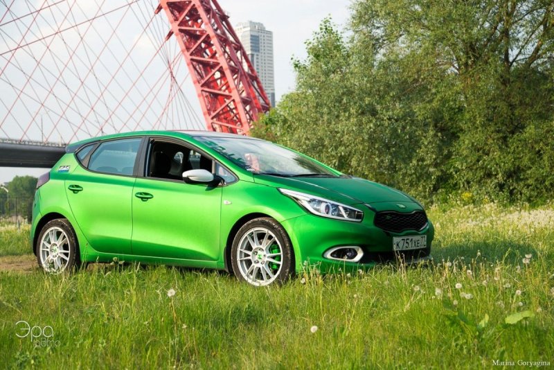 Kia Ceed салатовый