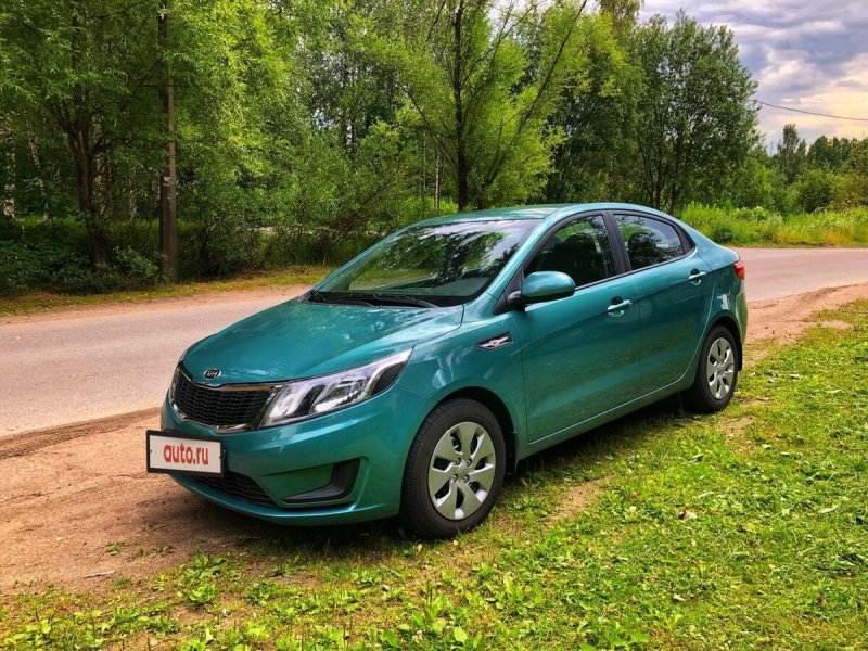 Kia Rio 2015 зеленый